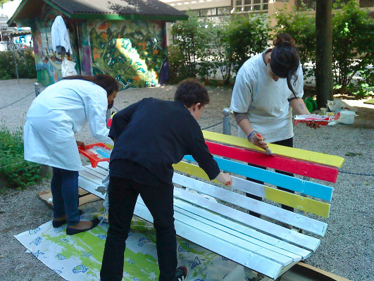 Travaux collectifs peinture bancs